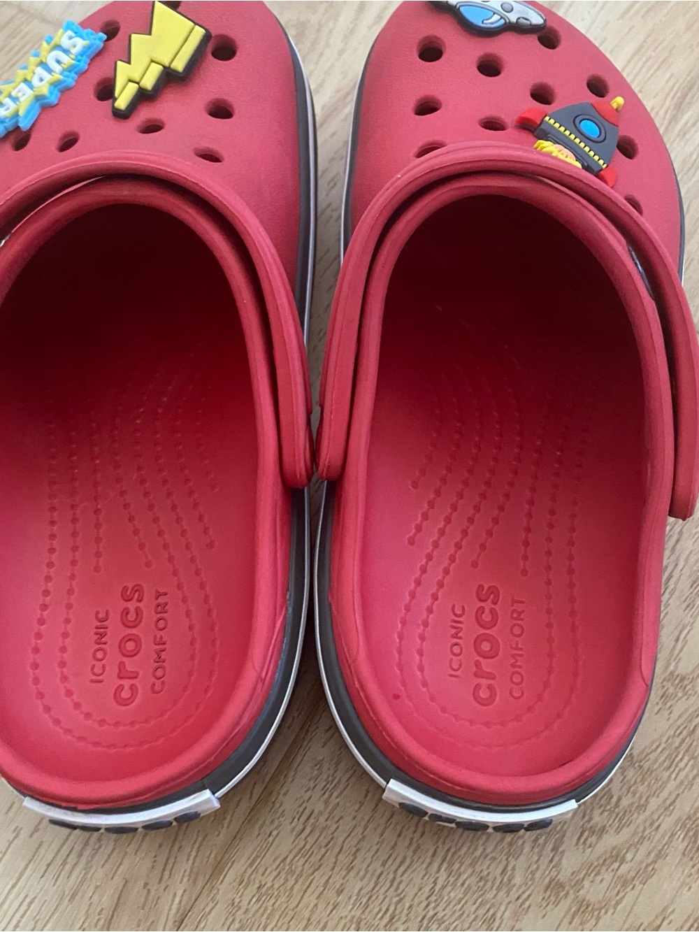 RED TODDLER CROCS CLOGS - Picture 9 of 10